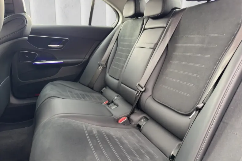 Mercedes-Benz C 300 (Clasa C) din 2023 cu 80.000 km - oferta MER244900 - foto 13