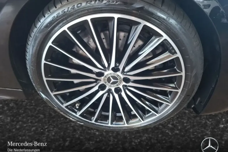 Mercedes-Benz C 300 (Clasa C) din 2024 cu 22.262 km - oferta MER244901 - foto 6