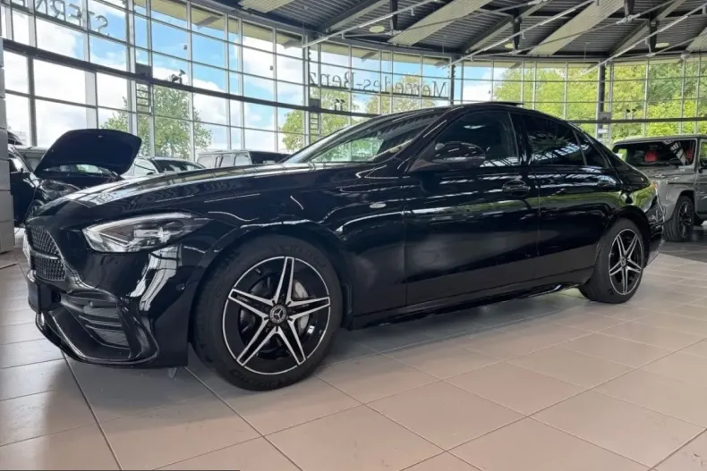 Mercedes-Benz C 300 (Clasa C) din 2025 cu 15.700 km - oferta MER244913 - foto 1