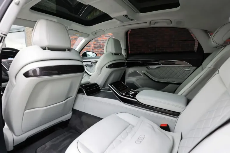 Audi A8 din 2024 cu 58.560 km - oferta AUD244919 - foto 4