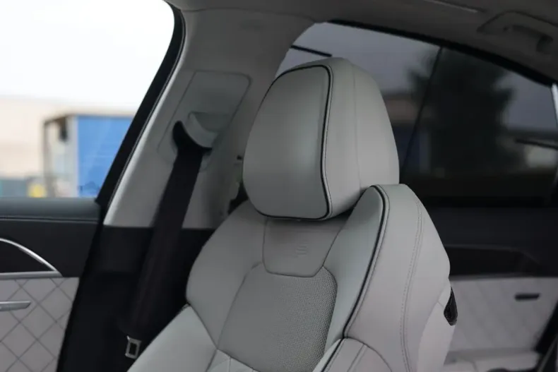 Audi A8 din 2024 cu 58.560 km - oferta AUD244919 - foto 6
