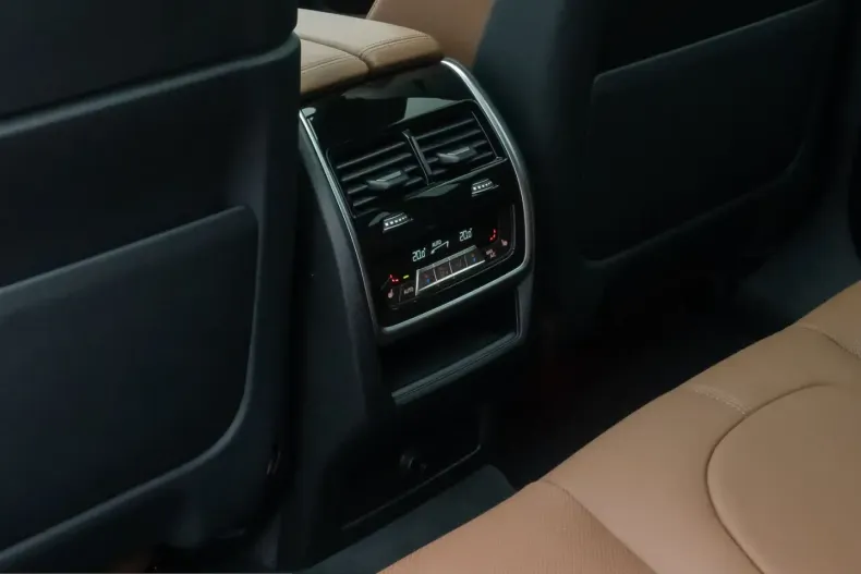 BMW X6 (Seria X) din 2025 cu 9.006 km - oferta BMW244945 - foto 27