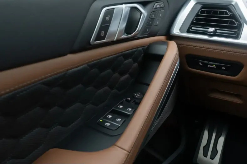 BMW X6 (Seria X) din 2025 cu 9.006 km - oferta BMW244945 - foto 34