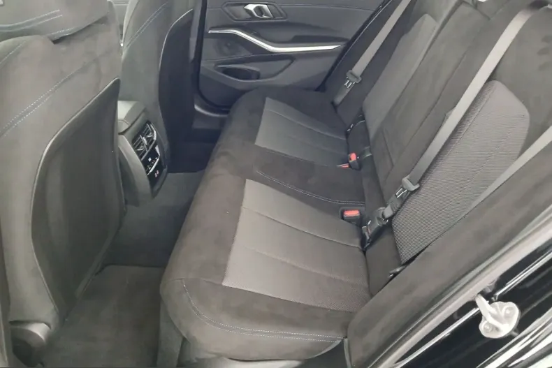 BMW 320 (Seria 3) din 2025 cu 10.304 km - oferta BMW244949 - foto 11