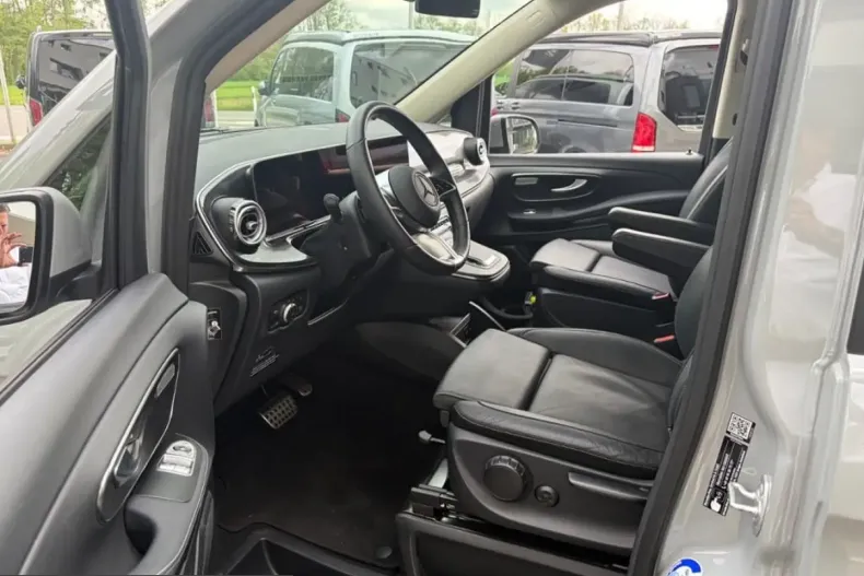 Mercedes-Benz V 300 (Clasa V) din 2024 cu 18.400 km - oferta MER244962 - foto 7