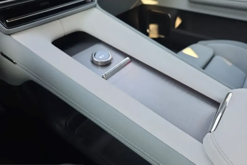 Polestar 4 din 2025 cu 6.709 km - oferta POL244970 - foto 17