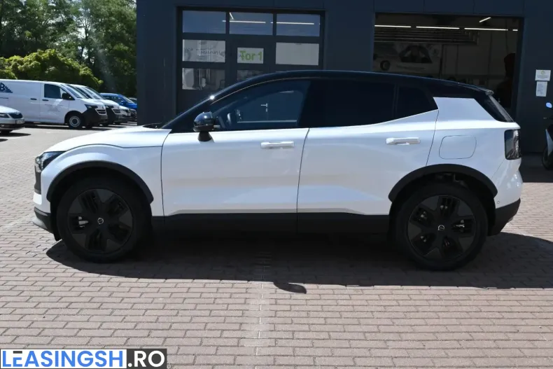 Volvo EX30 din 2025 cu 4.460 km - oferta VOL244974 - foto 2