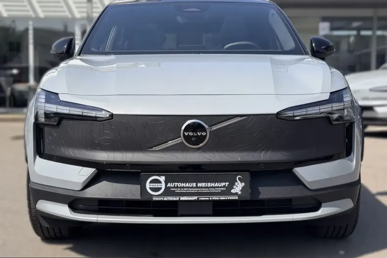 Volvo EX30 din 2025 cu 8.000 km - oferta VOL244975 - foto 2
