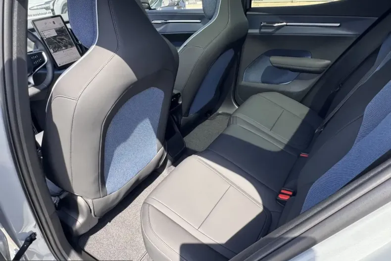 Volvo EX30 din 2025 cu 8.000 km - oferta VOL244975 - foto 7