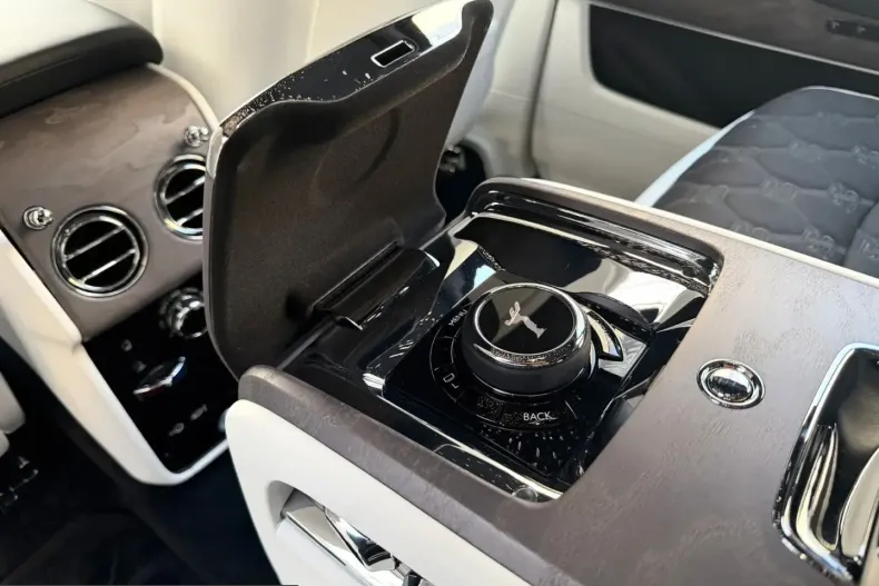Rolls-Royce Cullinan din 2024 cu 14.747 km - oferta ROL244980 - foto 23