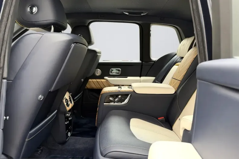 Rolls-Royce Cullinan din 2024 cu 12.100 km - oferta ROL244983 - foto 18
