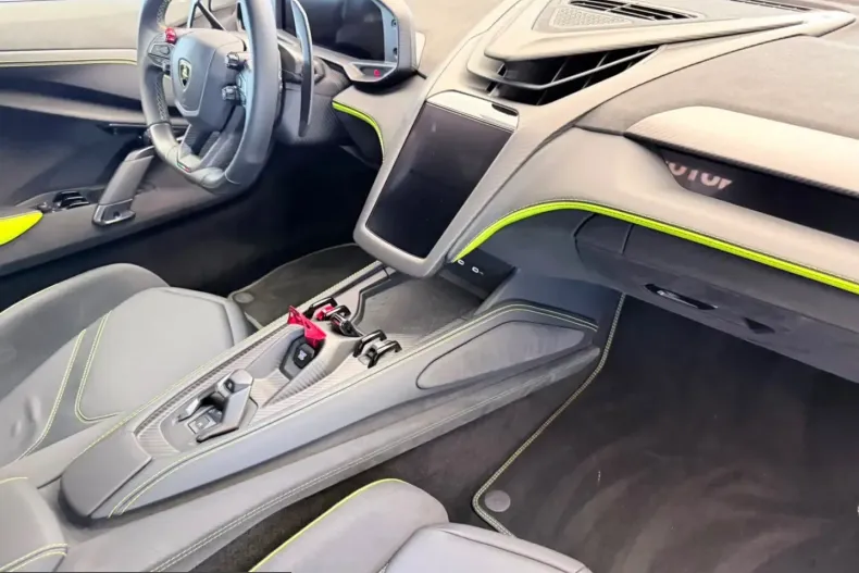 Lamborghini Revuelto din 2025 cu 14.515 km - oferta LAM244993 - foto 13