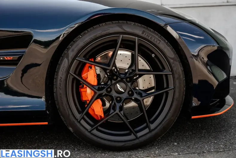 Aston Martin Vanquish din 2025 cu 9.500 km - oferta AST244994 - foto 10