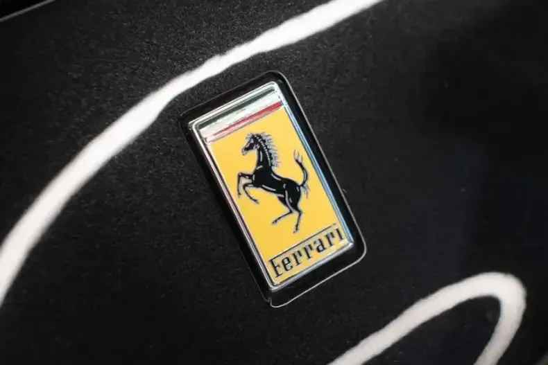 Ferrari SF90 din 2022 cu 1.700 km - oferta FER244997 - foto 8