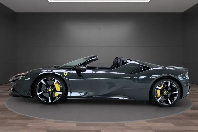 Ferrari SF90 din 2023 cu 5.604 km - oferta FER245000 - foto 3