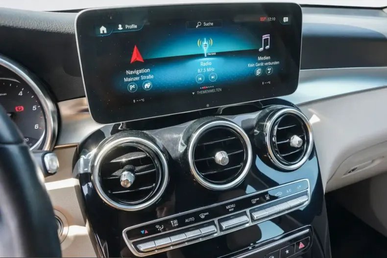 Mercedes-Benz GLC 300 (Clasa GLC) din 2023 cu 73.300 km - oferta MER245009 - foto 11