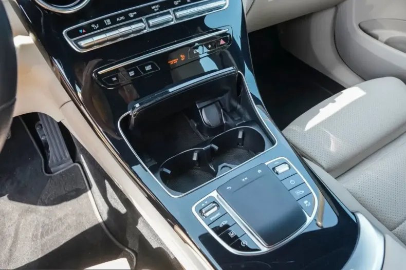 Mercedes-Benz GLC 300 (Clasa GLC) din 2023 cu 73.300 km - oferta MER245009 - foto 12