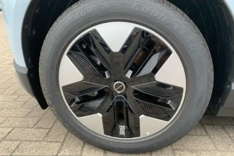 Volvo EX30 din 2025 cu 8.900 km - oferta VOL245010 - foto 13