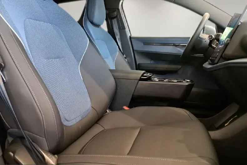 Volvo EX30 din 2024 cu 12.984 km - oferta VOL245012 - foto 11