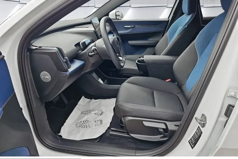 Volvo EX30 din 2024 cu 30.631 km - oferta VOL245014 - foto 5