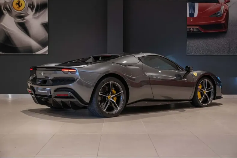Ferrari 296 GTS din 2023 cu 12.976 km - oferta FER245017 - foto 5