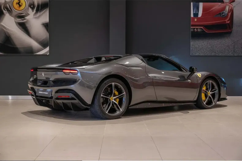 Ferrari 296 GTS din 2023 cu 12.976 km - oferta FER245017 - foto 7