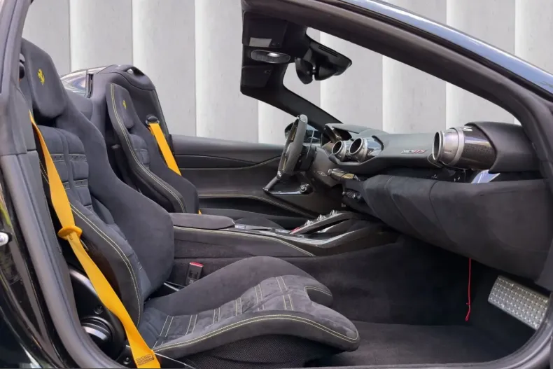 Ferrari 812 din 2021 cu 18.000 km - oferta FER245022 - foto 13