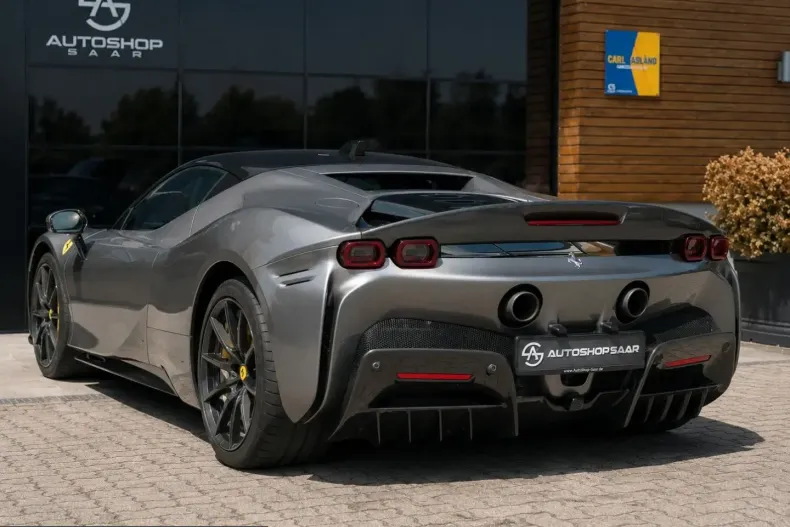 Ferrari SF90 din 2021 cu 7.700 km - oferta FER245029 - foto 4