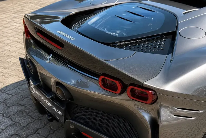 Ferrari SF90 din 2021 cu 7.700 km - oferta FER245029 - foto 5