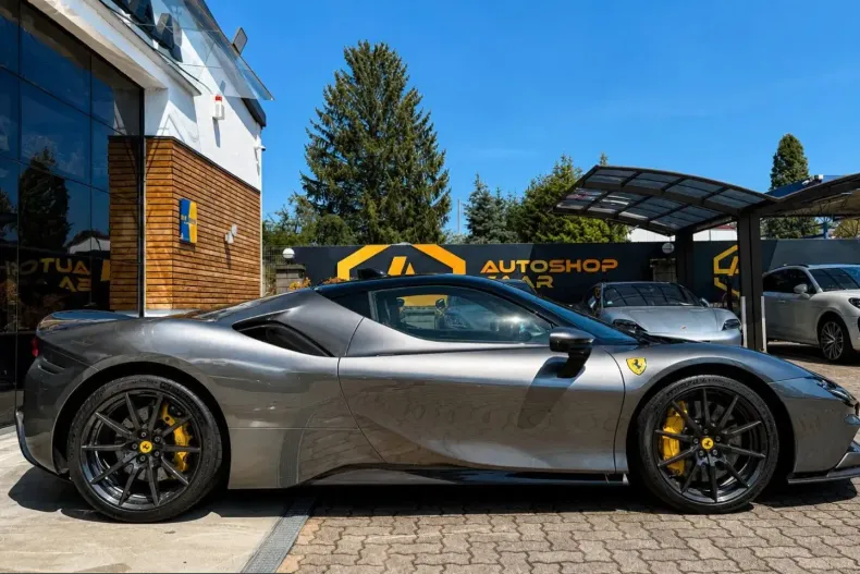 Ferrari SF90 din 2021 cu 7.700 km - oferta FER245029 - foto 9