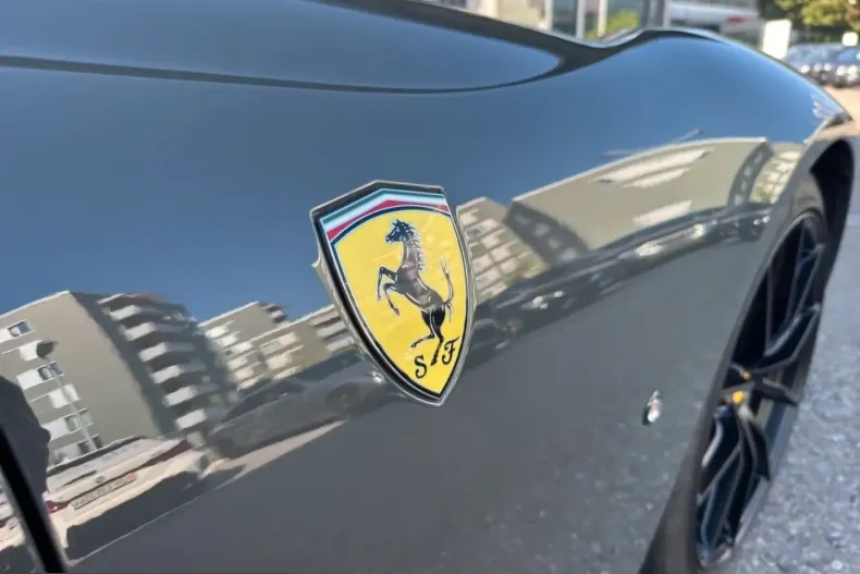 Ferrari 812 din 2022 cu 15.000 km - oferta FER245030 - foto 4