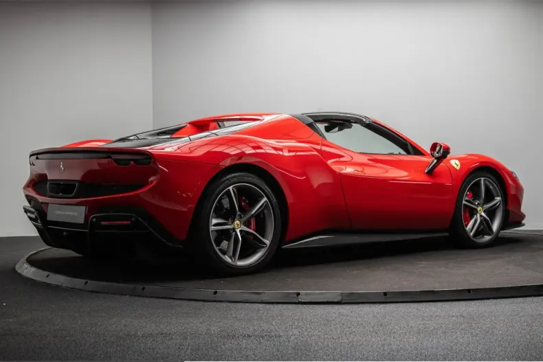 Ferrari 296 GTS din 2025 cu 5.214 km - oferta FER245042 - foto 6