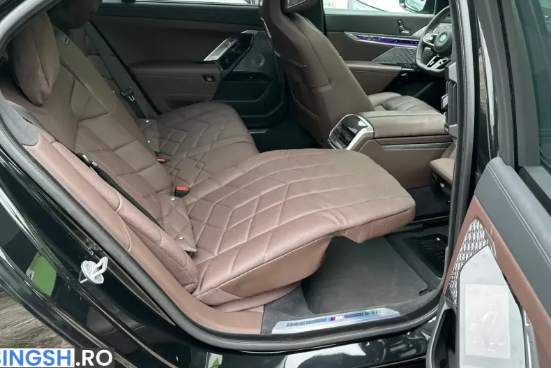 BMW M760 (Seria 7) din 2024 cu 18.500 km - oferta BMW245058 - foto 6