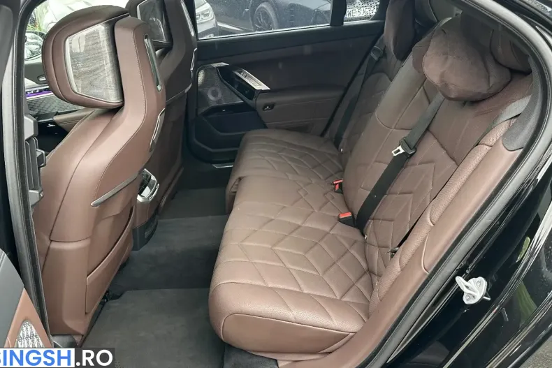 BMW M760 (Seria 7) din 2024 cu 18.500 km - oferta BMW245058 - foto 18