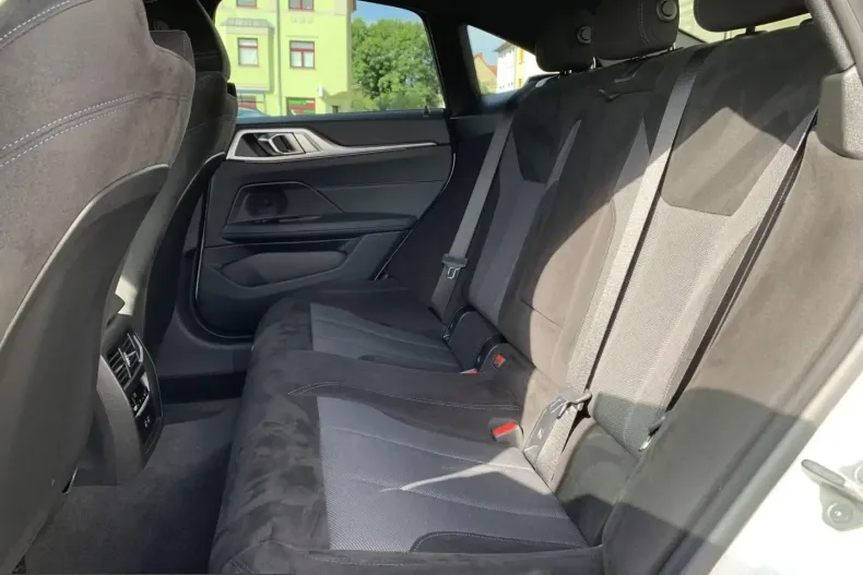 BMW 420 (Seria 4) din 2024 cu 39.199 km - oferta BMW245059 - foto 11