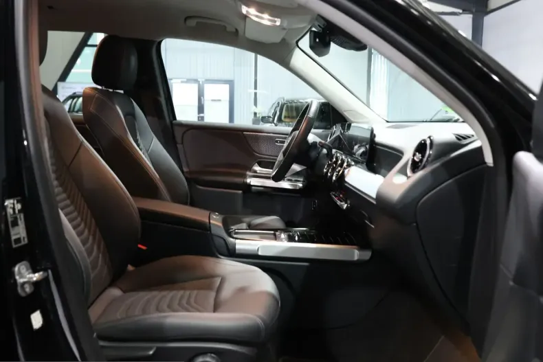 Mercedes-Benz GLB 200 (Clasa GLB) din 2024 cu 40.000 km - oferta MER245063 - foto 16