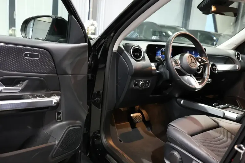 Mercedes-Benz GLB 200 (Clasa GLB) din 2024 cu 40.000 km - oferta MER245063 - foto 17
