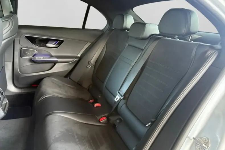 Mercedes-Benz C 300 (Clasa C) din 2023 cu 73.486 km - oferta MER245069 - foto 13