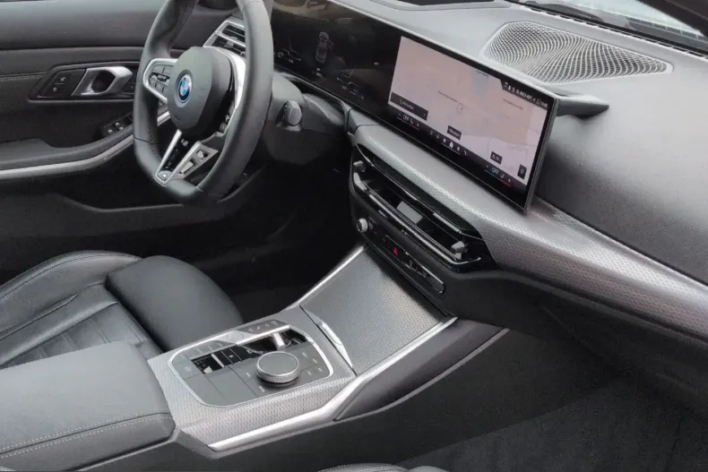 BMW 330 (Seria 3) din 2025 cu 26.513 km - oferta BMW245077 - foto 11