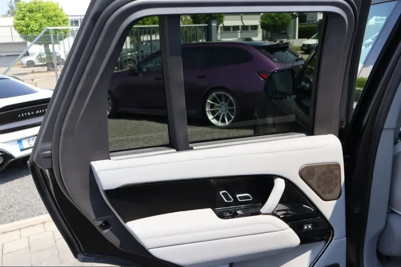 Land Rover Range Rover din 2025 cu 3.900 km - oferta LAN245090 - foto 19