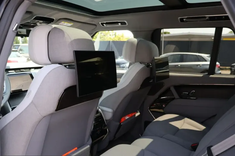 Land Rover Range Rover din 2025 cu 3.900 km - oferta LAN245090 - foto 20