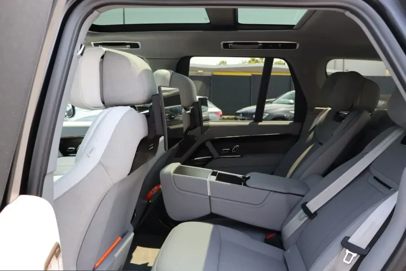 Land Rover Range Rover din 2025 cu 3.900 km - oferta LAN245090 - foto 22