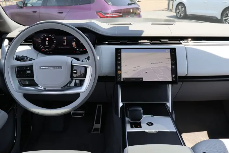 Land Rover Range Rover din 2025 cu 3.900 km - oferta LAN245090 - foto 24