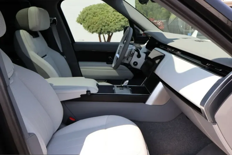 Land Rover Range Rover din 2025 cu 3.900 km - oferta LAN245090 - foto 29