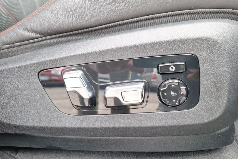 BMW XM (Seria X) din 2023 cu 48.350 km - oferta BMW245095 - foto 16