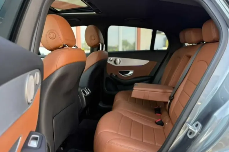 Mercedes-Benz GLC 200 (Clasa GLC) din 2021 cu 129.000 km - oferta MER245098 - foto 13