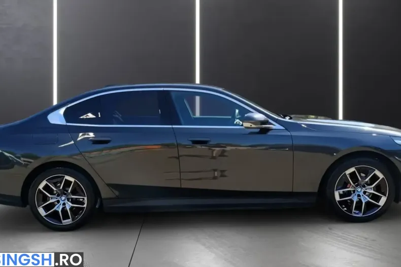 BMW 530 (Seria 5) din 2025 cu 6.434 km - oferta BMW245099 - foto 3