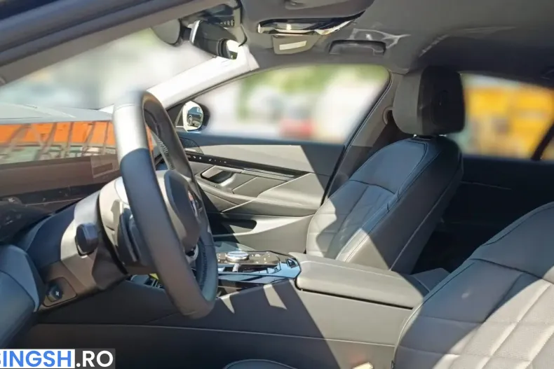 BMW 530 (Seria 5) din 2025 cu 6.434 km - oferta BMW245099 - foto 11