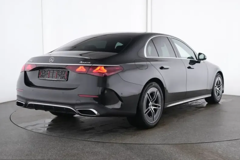 Mercedes-Benz E 220 (Clasa E) din 2025 cu 20.000 km - oferta MER245147 - foto 2