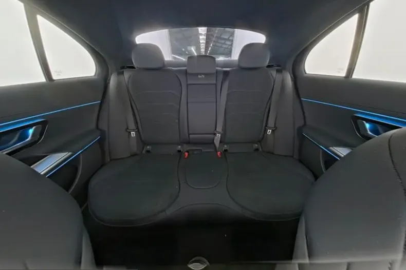 Mercedes-Benz E 220 (Clasa E) din 2025 cu 20.000 km - oferta MER245147 - foto 9